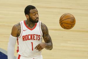 开云体育下载-生涯末期挺坎坷！沃尔8个月内两次被火箭裁掉 生涯直接结束